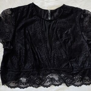 Torrid Floral Lace Short Sleeve Crop Top